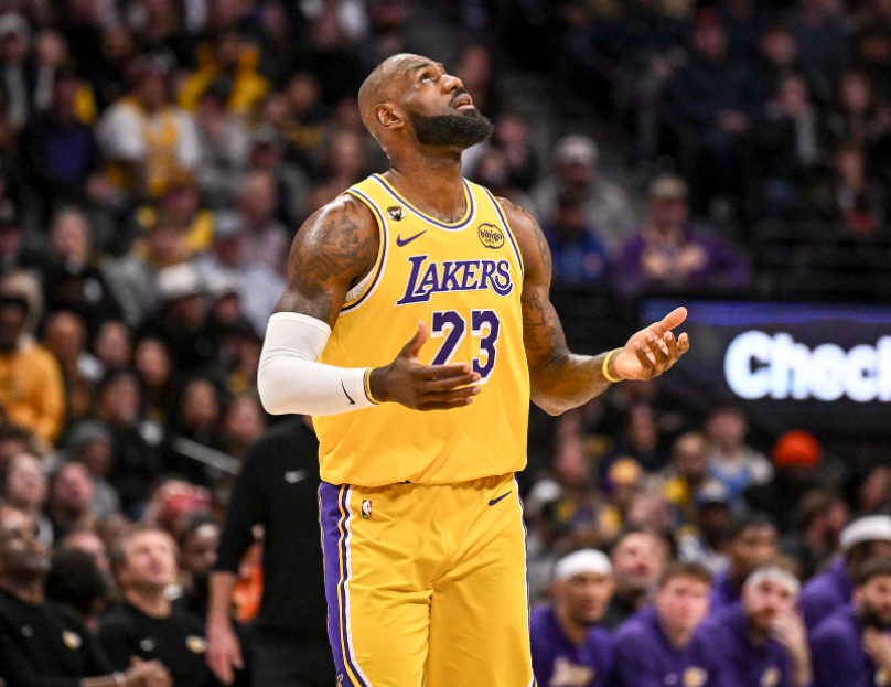 开云体育-41岁仍能平框暴扣！勒布朗在场+13助湖人重返第六 轰19+9+8超全面