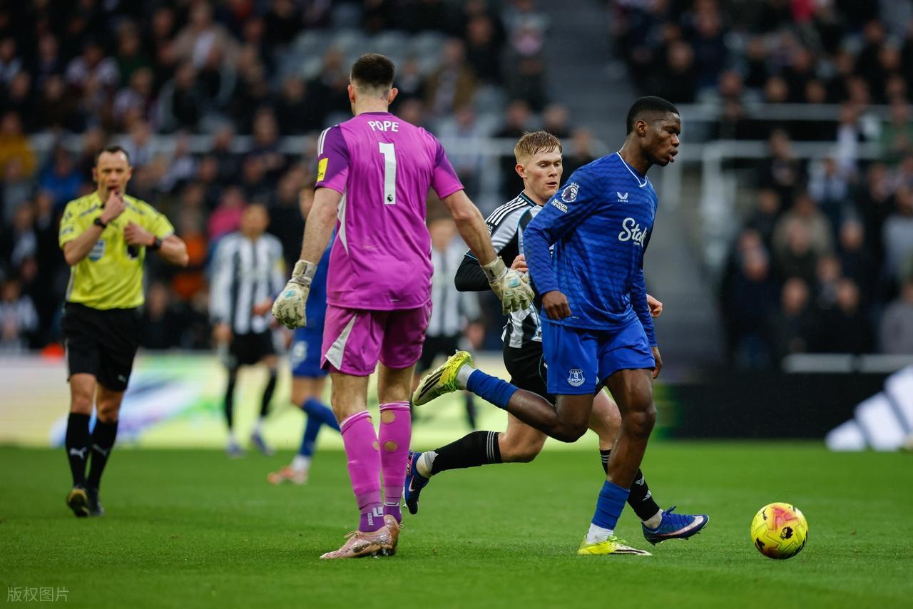 开云在线-英超:伯恩利士气低迷,埃弗顿能否延续火热状态?埃弗顿VS伯恩利