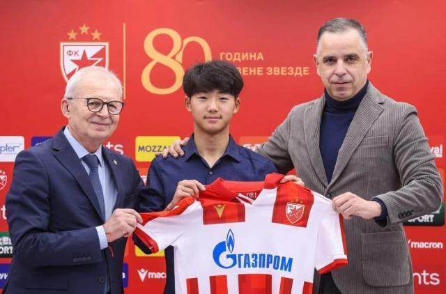 开云娱乐-王勤伯：全能中场，是唯一的正确方向